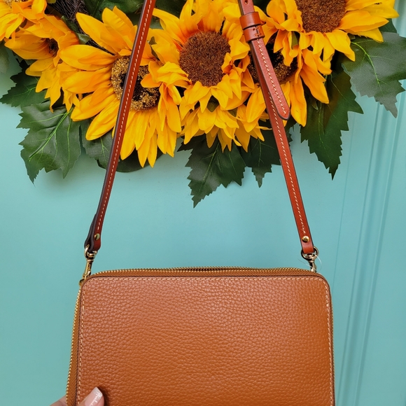 DOONEY & BOURKE crossbody/wristlet NWT - Picture 8 of 8